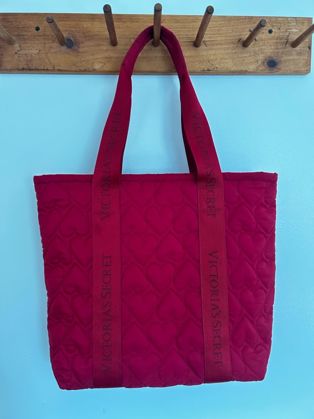 Victoria's Secret VS Quilted Heart Puffer Tote in Red w Hearts Bag Weekender